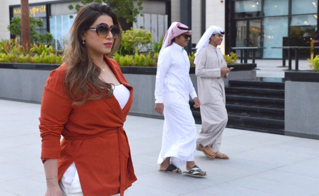 Gasps As Saudi Woman, 33, Walks Through Mall Without Customary Abaya