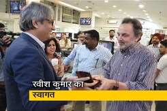 रेमॉन मैगसेसे सम्मान के बाद पहली बार दफ्तर पहुंचे रवीश रेमॉन मैगसेसे सम्मान के बाद पहली बार दफ्तर पहुंचे रवीश