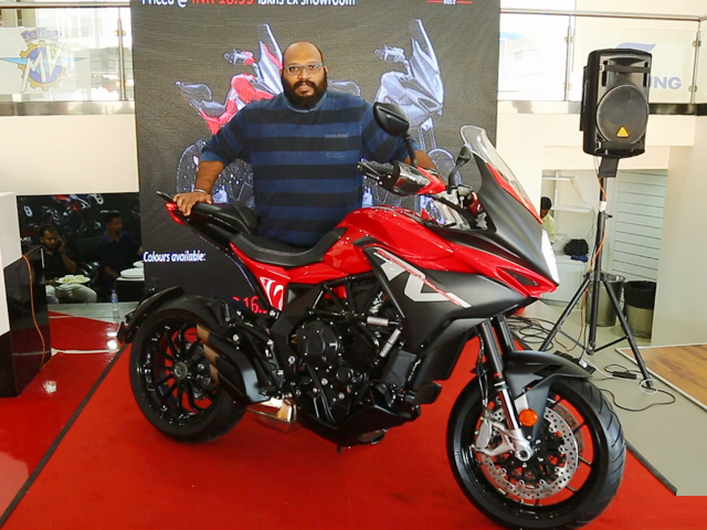 MV Agusta Turismo Veloce 800 First Look