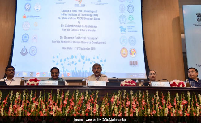 विदेश मंत्री एस जयशंकर ने ASEAN देशों के 1 हजार छात्रों के लिए आईआईटी में पीएचडी फेलोशिप शुरू की