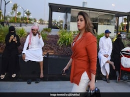 Saudi Arabia में बिना बुर्के के घूम रहीं महिलाओं की तस्वीरें वायरल, हैरान लोगों ने कहा... Saudi Arabia में बिना बुर्के के घूम रहीं महिलाओं की तस्वीरें वायरल, हैरान लोगों ने कहा...