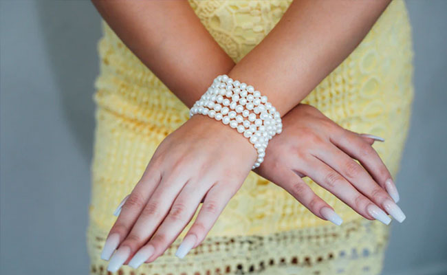 Accessorise Right With These 7 Trendy Bracelets