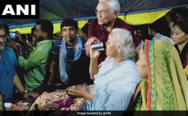 'Save Narmada' Activist Medha Patkar Ends Hunger Strike After Talks