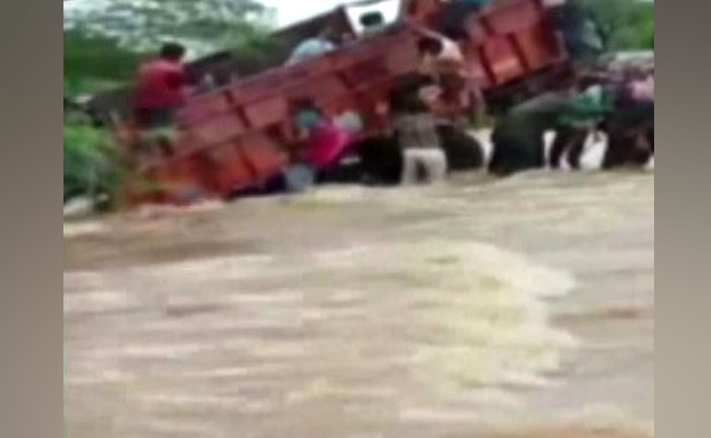 Watch: Onlookers Rescue Schoolchildren From Truck In Flood-hit Rajasthan