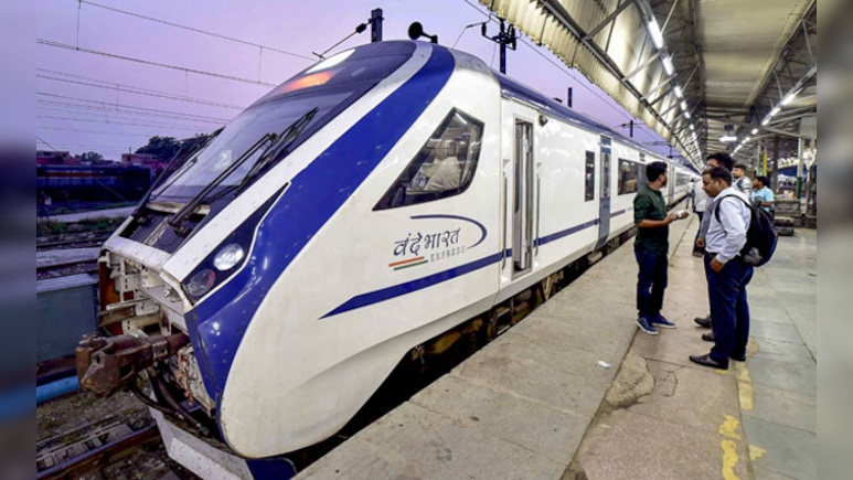 UP को मिलेगा 4 वंदेभारत एक्सप्रेस का तोहफा! लखनऊ समेत इन शहरों को मिल सकती है बड़ी सौगात