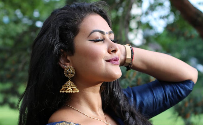 10 Stunning Earrings To Pair With Your Traditional Wear