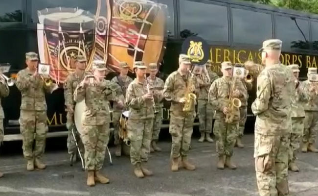 Watch: US Army Band Plays "<i>Jana Gana Mana...</i>" During Joint Military Drill