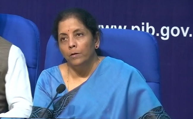 PMC संकट पर एक ग्राहक ने कहा 'जहर पीने को मजबूर' तो वित्त मंत्री ने की ये अपील