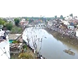 मध्यप्रदेश: छिंदवाड़ा के गोटमार मेले में करीब 400 लोग घायल, कुछ लोगों को आई गंभीर चोट मध्यप्रदेश: छिंदवाड़ा के गोटमार मेले में करीब 400 लोग घायल, कुछ लोगों को आई गंभीर चोट