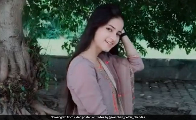 TikTok Video: इन 5 लड़कियों ने TikTok पर अपनी अदाओं से मचाई धूम, खूब वायरल हो रहे हैं इनके Video