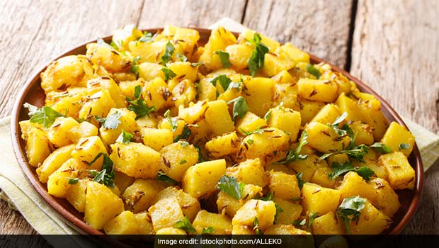 5 Bengali Potato-Based Delicacies That You Must Try At Least Once