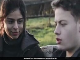 शाहरुख की बेटी सुहाना खान ने पहली फिल्म के टीजर से चौंकाया, Video के आते ही इंटरनेट पर मची सनसनी शाहरुख की बेटी सुहाना खान ने पहली फिल्म के टीजर से चौंकाया, Video के आते ही इंटरनेट पर मची सनसनी