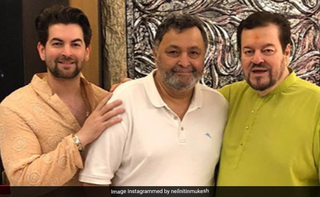 Rishi Kapoor Visits Neil Nitin Mukesh's Home For 'Ganpati Darshan.' See Pics