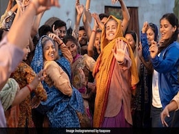 Saand Ki Aankh Trailer: शूटर दादी बन धमाका करने के लिए तैयार हैं तापसी पन्नू और भूमि पेडनेकर- देखें Video Saand Ki Aankh Trailer: शूटर दादी बन धमाका करने के लिए तैयार हैं तापसी पन्नू और भूमि पेडनेकर- देखें Video