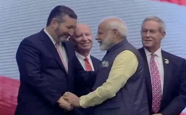 "Howdy, Modi!": PM Gets Rockstar Welcome In Houston, Will Address Packed Stadium Soon