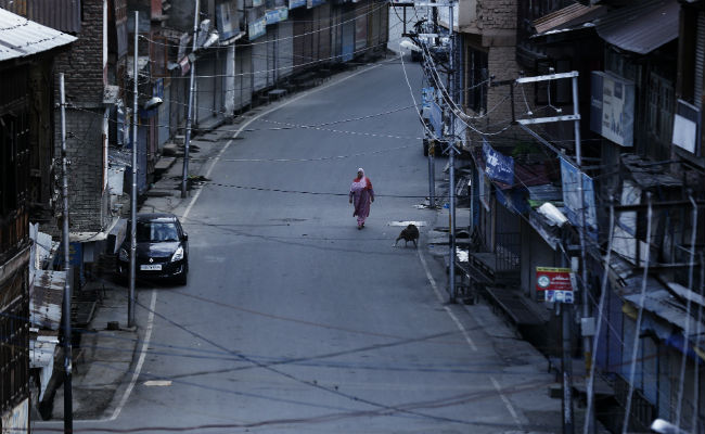 Hours After Postpaid Mobiles Restored In Kashmir, SMS Services Stopped
