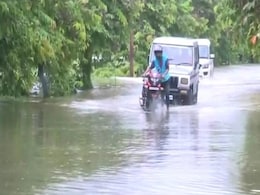UP Weather Forecast: लखनऊ में बारिश बनी मुसीबत, जिले भर में जलजमाव से बिगड़े हालात UP Weather Forecast: लखनऊ में बारिश बनी मुसीबत, जिले भर में जलजमाव से बिगड़े हालात