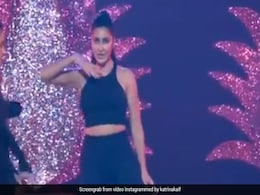 IIFA Awards 2019: कैटरीना कैफ ने इस अंदाज में किया धमाकेदार डांस, सीटियों के साथ जमकर बजी तालियां- देखें Video IIFA Awards 2019: कैटरीना कैफ ने इस अंदाज में किया धमाकेदार डांस, सीटियों के साथ जमकर बजी तालियां- देखें Video