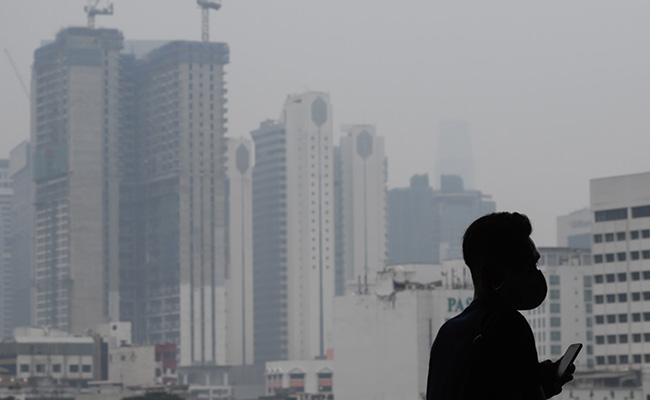 Malaysia To Seed Clouds, Induce Rain As Smog Pollutes Air