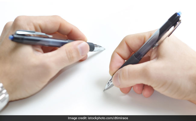 Inspired By '3 Idiots', Teenager Perfects Mirror Writing