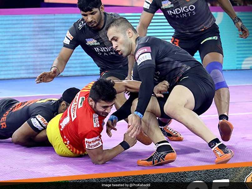 Pro Kabaddi League: यू-मुंबा ने गुजरात फॉर्च्यूनजाइंट्स को दी मात, बंगाल वारियर्स भी जीती