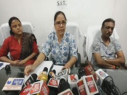 चिन्मयानंद से पांच करोड़ की रंगदारी मांगने का जुर्म कबूलने के बाद लॉ छात्रा की गिरफ्तारी हुई : एसआईटी चिन्मयानंद से पांच करोड़ की रंगदारी मांगने का जुर्म कबूलने के बाद लॉ छात्रा की गिरफ्तारी हुई : एसआईटी