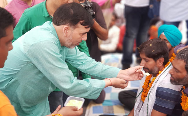 76 दिनों से जारी कैट्स एम्बुलेंस कर्मचारियों की हड़ताल खत्म