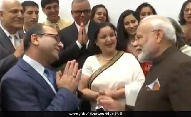 ह्यूस्टन पहुंचे पीएम मोदी ने कश्मीरी पंडितों के साथ मिलकर पढ़ा यह श्लोक, देखें VIDEO