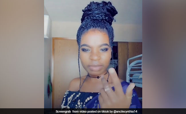 TikTok Top 5: विदेशी लड़की ने इस तरह किया 'Wakhra Song' पर डांस, देखें VIDEO