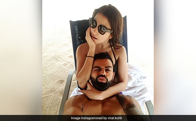 विराट कोहली के साथ यूं इंजॉय करती नजर आईं अनुष्का शर्मा, फोटो हुई वायरल