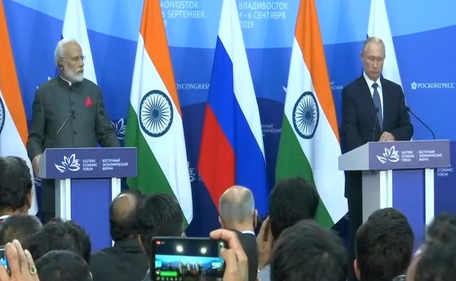 PM मोदी ने रूस के राष्ट्रपति पुतिन के साथ की साझा प्रेस कॉन्फ्रेंस, कहा- दोस्ती का सफर आगे बढ़ा, दर्जनों कारोबारी समझौते हुए