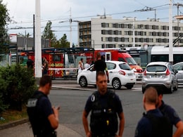 Man Shot Dead In Paris For Threatening Cops With Knife Man Shot Dead In Paris For Threatening Cops With Knife