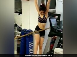 आमिर खान की बेटी इरा खान कर रही थीं एक्सरसाइज, हुआ कुछ ऐसा कि मुंह के बल गिर पड़ीं, देखें वायरल Video आमिर खान की बेटी इरा खान कर रही थीं एक्सरसाइज, हुआ कुछ ऐसा कि मुंह के बल गिर पड़ीं, देखें वायरल Video