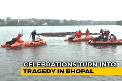11 Drown After Boat Overturns In Bhopal Lake During Ganesh Visarjan 11 Drown After Boat Overturns In Bhopal Lake During Ganesh Visarjan