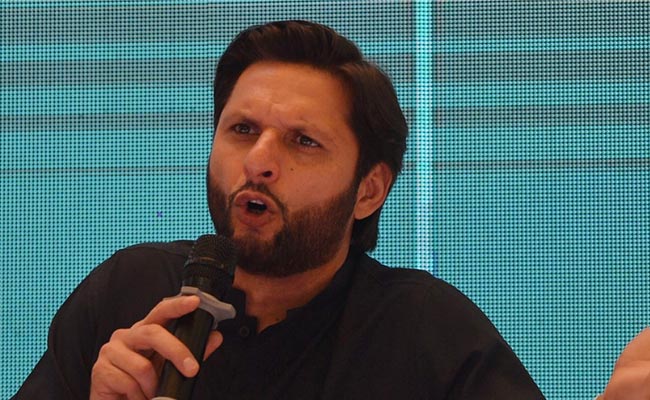 युवराज-हरभजन के द्वारा फटकार लगाए जाने के बाद शाहिद अफरीदी बोले- वो दोनों मजबूर हैं..