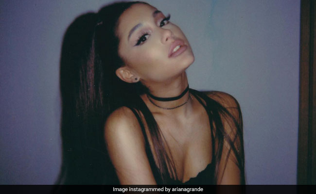 मशहूर सिंगर Ariana Grande अपने प्रोग्राम को कर सकती हैं रद्द, बोलीं-काफी दर्द में हूं