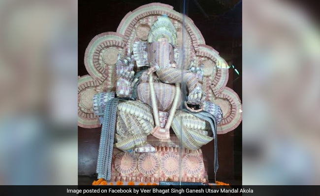 Ganesh Idol Made Of Currency Notes Worth 21 Lakhs In Maharashtra's Akola