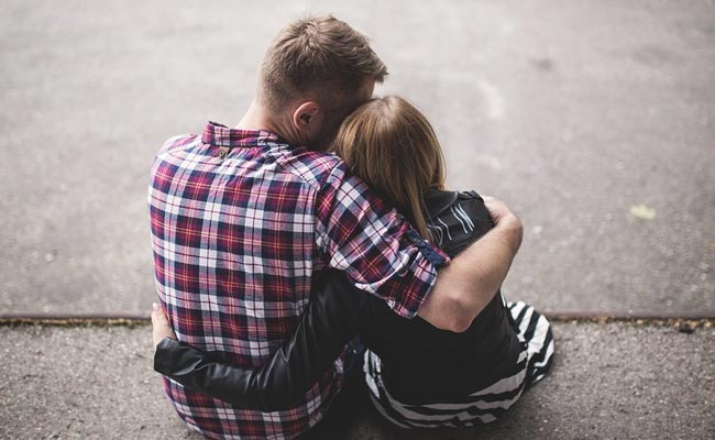 This Is How Happy Couples Resolve Issues, According To New Study
