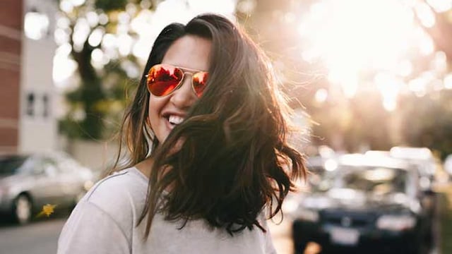 Hair care: Here are some tips to fight frizzy hair at home