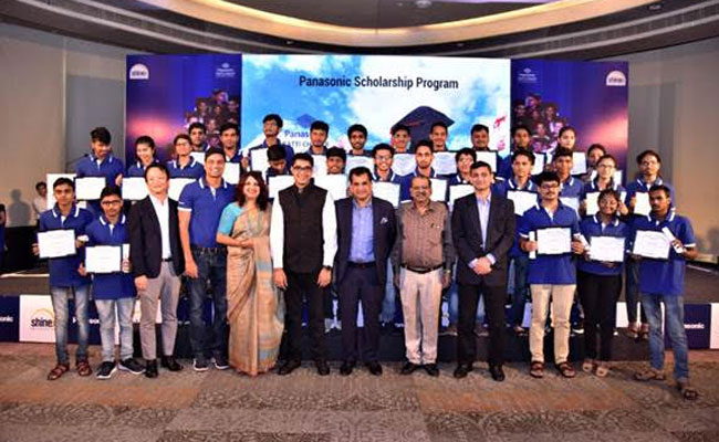 पैनासोनिक इंडिया ने आईआईटी के 30 स्टूडेंट्स को दी स्कॉलरशिप