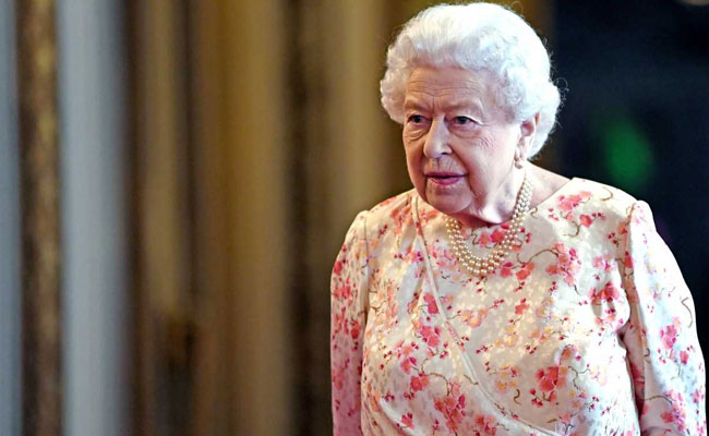 Queen Elizabeth Approves Measure To Block Boris Johnson's No-Deal Brexit