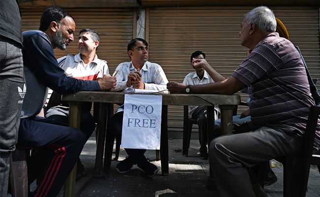 As Public Phones Open In J&K, Residents Queue Up To Connect With Families