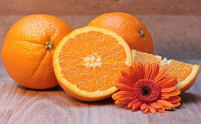 Skin Tips: सेहतमंद त्वचा के लिए आहार में शामिल करें विटामिन-सी, कैसे करें इस्तेमाल और क्या हैं फायदे Skin Tips: सेहतमंद त्वचा के लिए आहार में शामिल करें विटामिन-सी, कैसे करें इस्तेमाल और क्या हैं फायदे