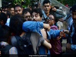 "Shirt Torn, Hair Pulled": Babul Supriyo Manhandled At Jadavpur University "Shirt Torn, Hair Pulled": Babul Supriyo Manhandled At Jadavpur University