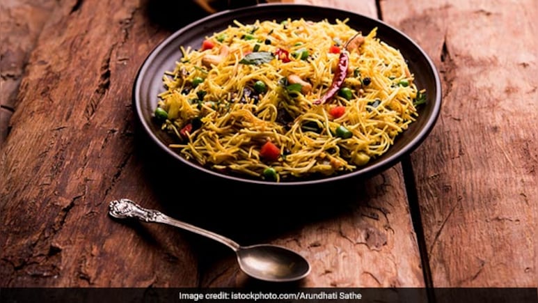 Kid's Lunchbox Recipe: बच्चे के लिए टिफिन में बनाएं नमकीन सेंवई, नोट कर लें रेसिपी Kid's Lunchbox Recipe: बच्चे के लिए टिफिन में बनाएं नमकीन सेंवई, नोट कर लें रेसिपी