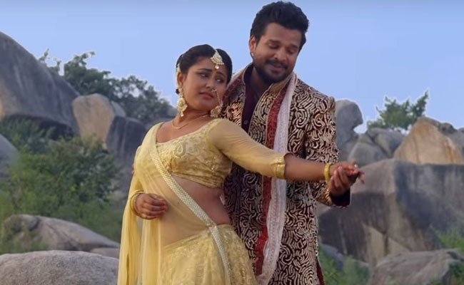 Bhojpuri Cinema: रितेश पांडे की 'नाचे नागिन गली गली' का YouTube पर धमाल, Video एक करोड़ के पार