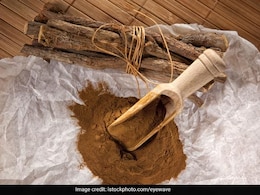 मुलेठी का सुबह इस तरह सेवन करने से मिलते हैं कमाल के फायदे, आयुर्वेद के अनुसार इन रोगों से दिलाती है राहत मुलेठी का सुबह इस तरह सेवन करने से मिलते हैं कमाल के फायदे, आयुर्वेद के अनुसार इन रोगों से दिलाती है राहत