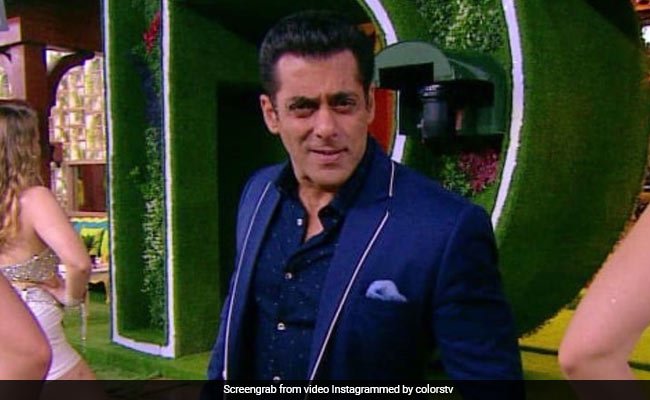 Bigg Boss 13 Premiere: सलमान खान के मुंह से निकला 'कैटरीना' का नाम, यूं शरमाए भाईजान Bigg Boss 13 Premiere: सलमान खान के मुंह से निकला 'कैटरीना' का नाम, यूं शरमाए भाईजान