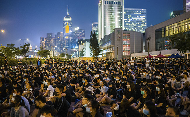 Hong Kong Protesters Target Metro Station Again Amid Lantern Festival