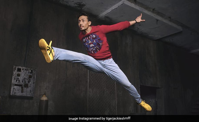 <i>War</i>:  When Tiger Shroff Performed Parkour On Top Of 100 Houses